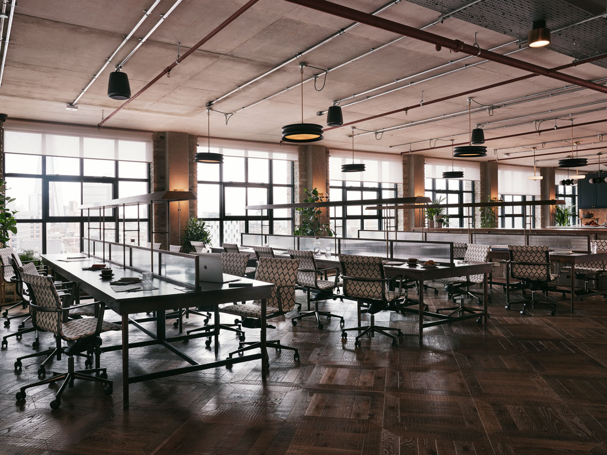 Open plan desks for deskhop and sidehustler